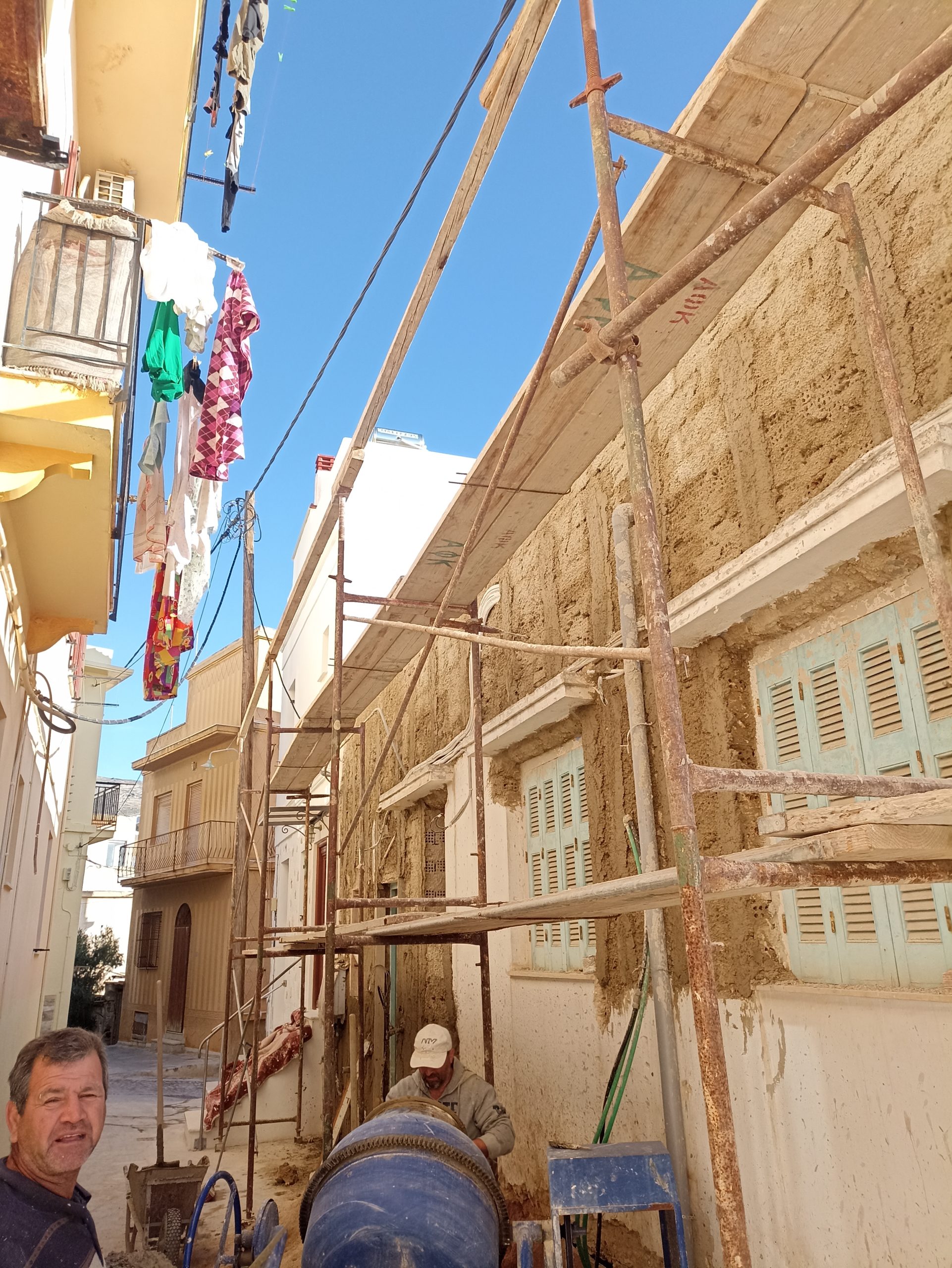 Ανακαίνιση και θερμομόνωση σε οικία στις οδούς Φιλικής Εταιρίας και Σπετσών gallery