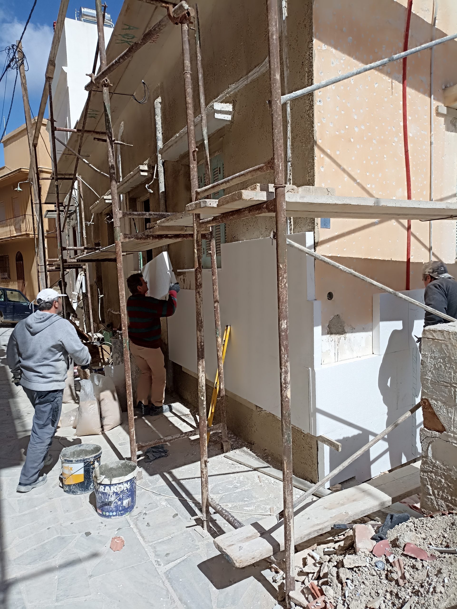 Ανακαίνιση και θερμομόνωση σε οικία στις οδούς Φιλικής Εταιρίας και Σπετσών gallery