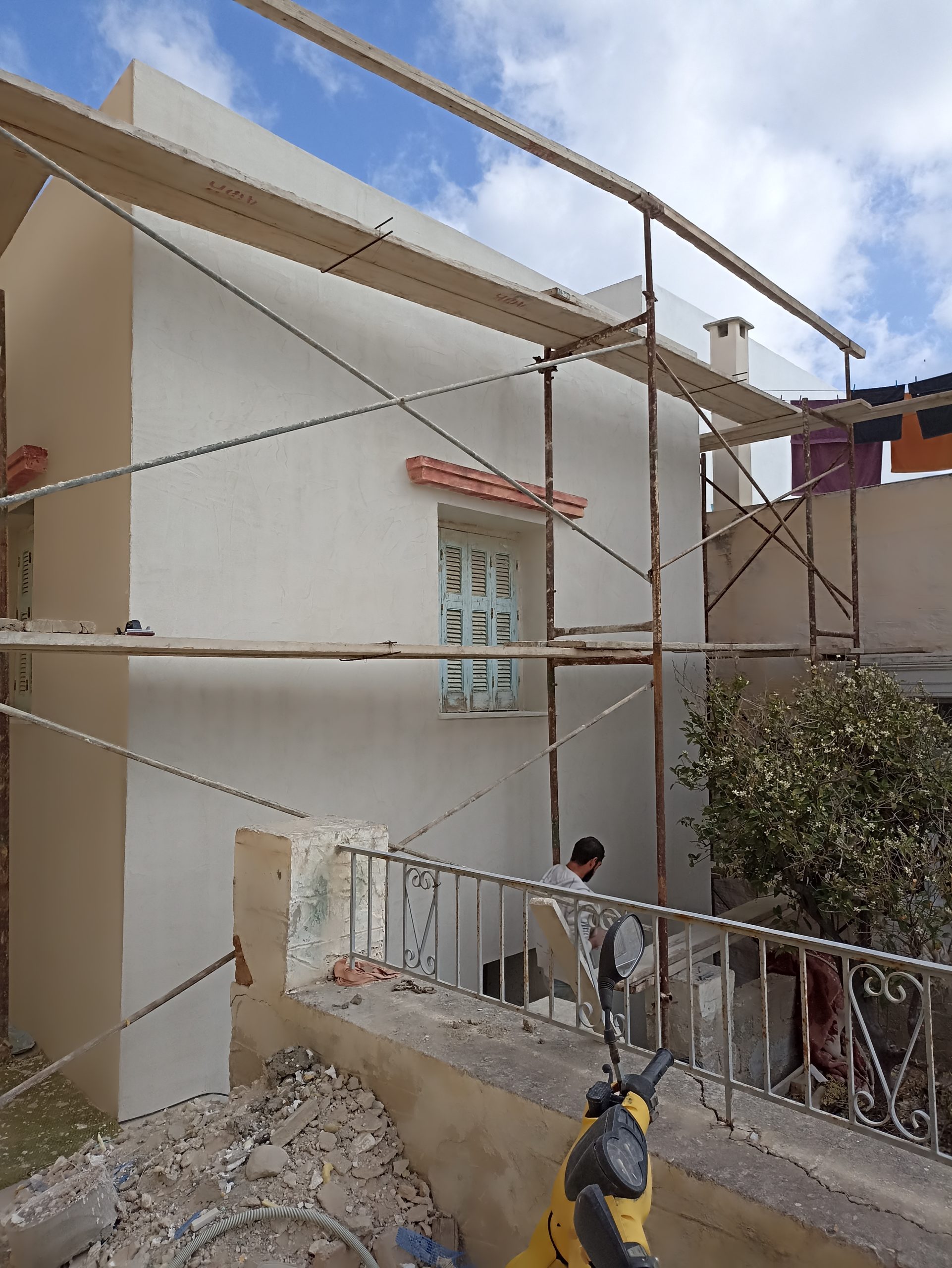 Ανακαίνιση και θερμομόνωση σε οικία στις οδούς Φιλικής Εταιρίας και Σπετσών gallery