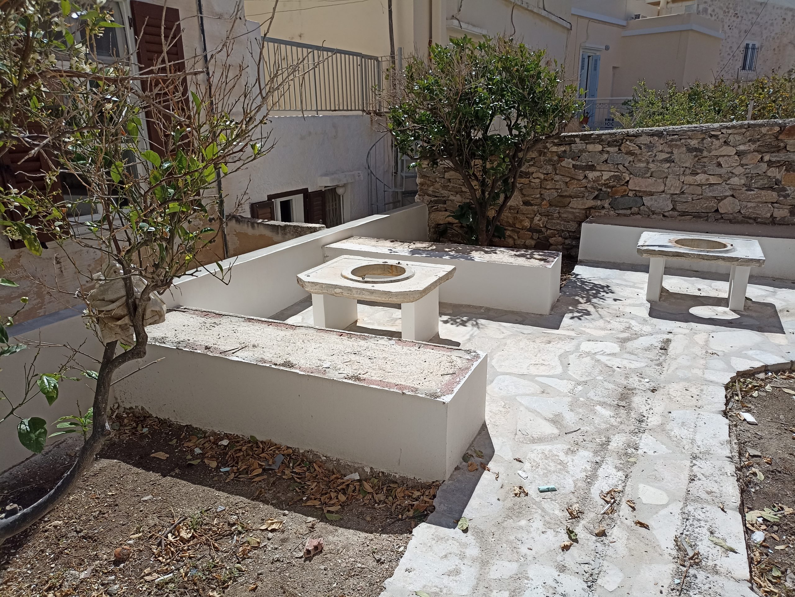 Ανακαίνιση και θερμομόνωση σε οικία στις οδούς Φιλικής Εταιρίας και Σπετσών gallery