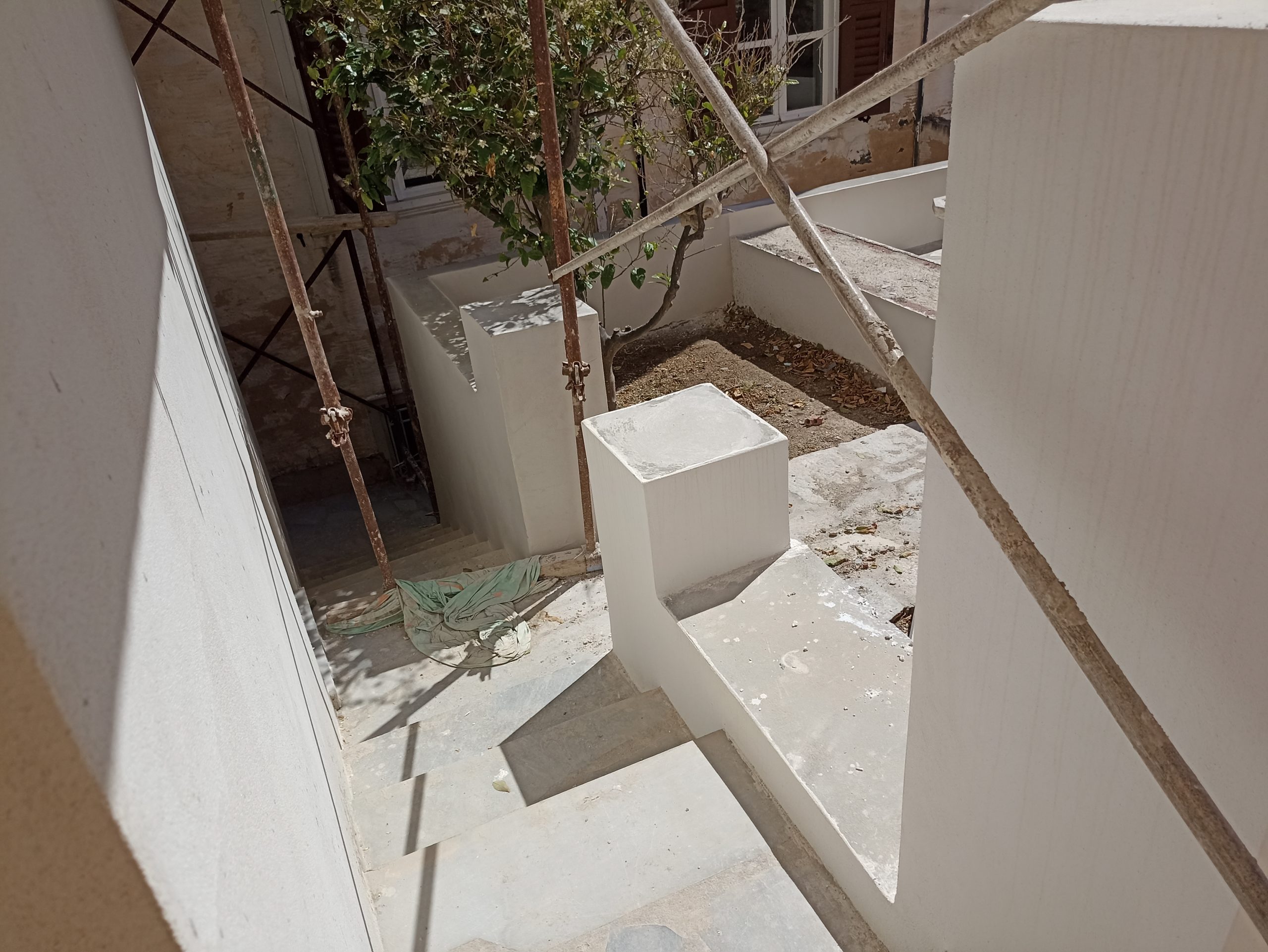 Ανακαίνιση και θερμομόνωση σε οικία στις οδούς Φιλικής Εταιρίας και Σπετσών gallery