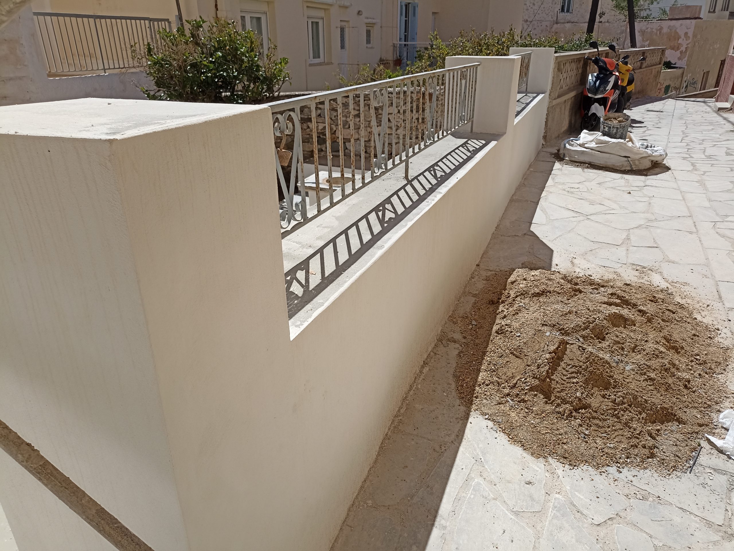 Ανακαίνιση και θερμομόνωση σε οικία στις οδούς Φιλικής Εταιρίας και Σπετσών gallery