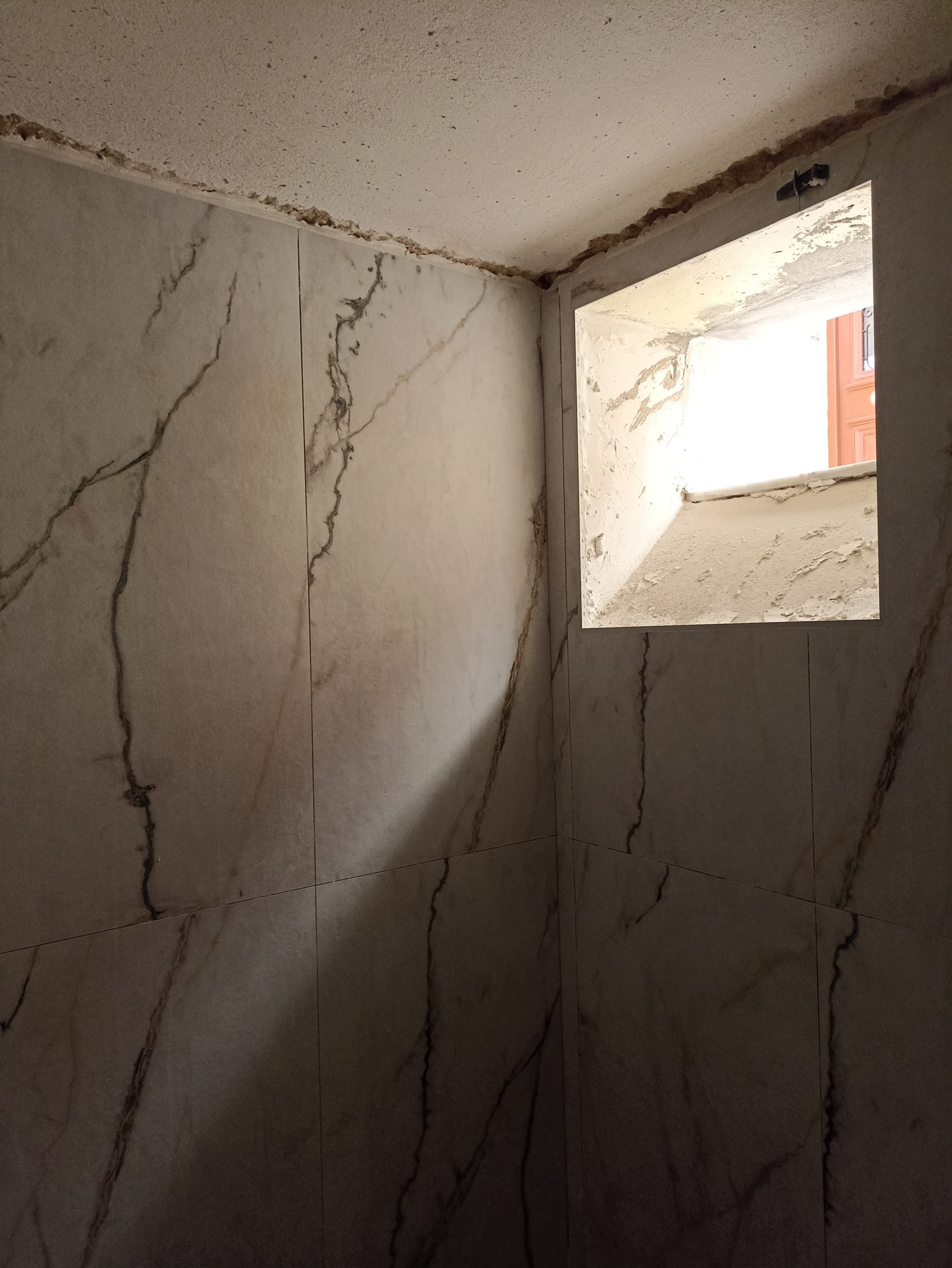 Ανακαίνιση και θερμομόνωση σε οικία στις οδούς Φιλικής Εταιρίας και Σπετσών gallery
