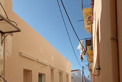 Ανακαίνιση και θερμομόνωση σε οικία στις οδούς Φιλικής Εταιρίας και Σπετσών