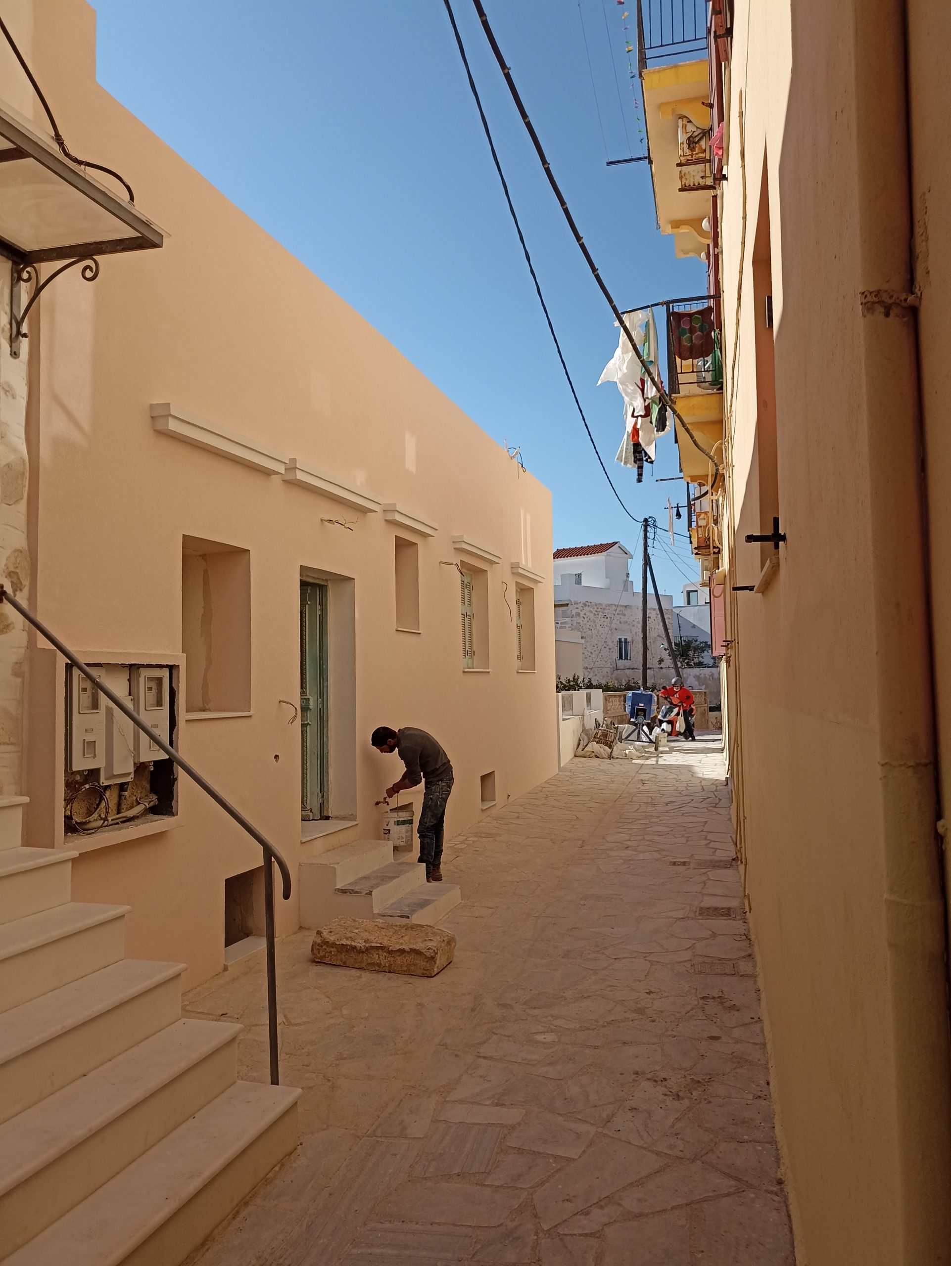 Ανακαίνιση και θερμομόνωση σε οικία στις οδούς Φιλικής Εταιρίας και Σπετσών gallery