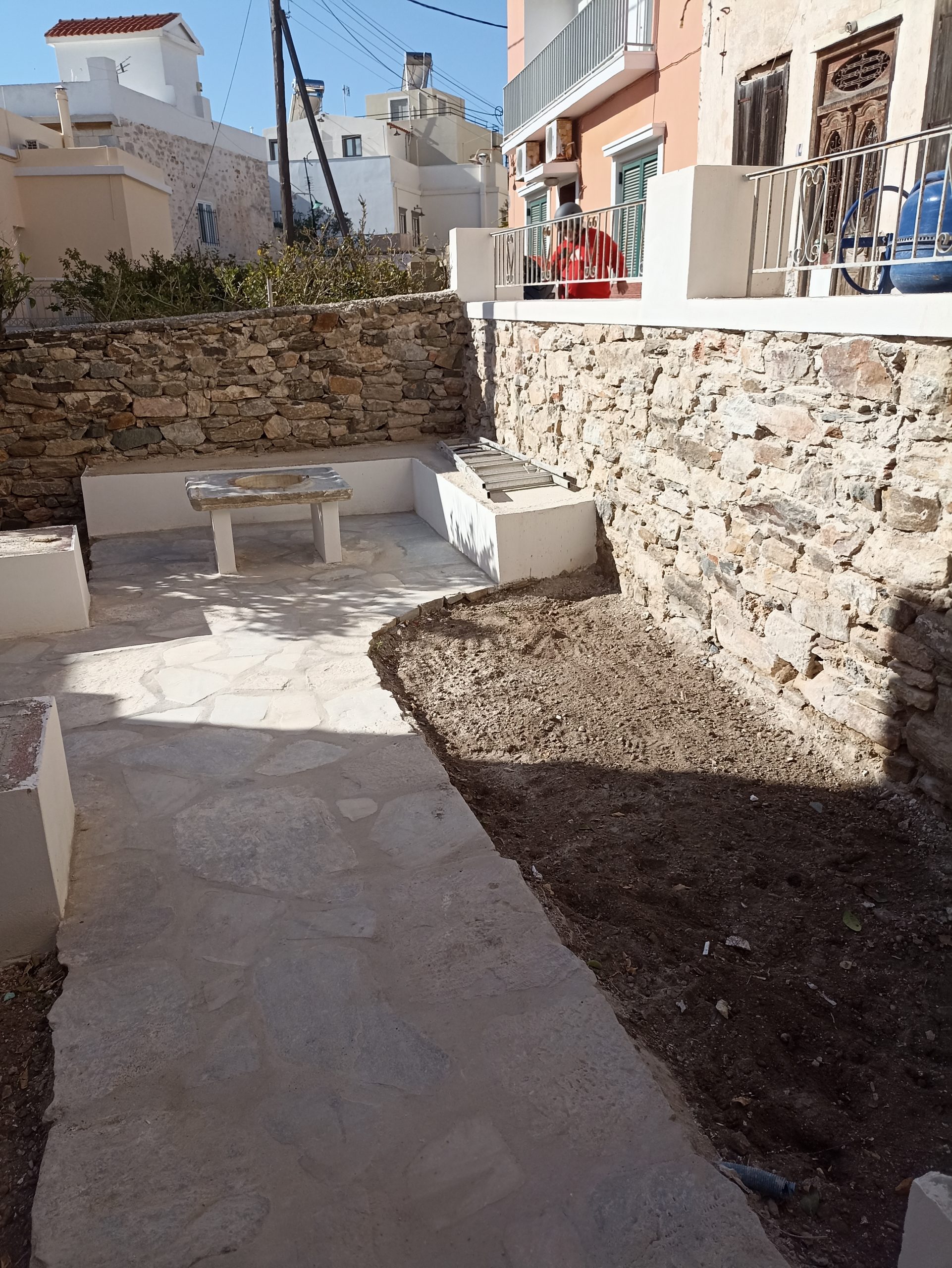 Ανακαίνιση και θερμομόνωση σε οικία στις οδούς Φιλικής Εταιρίας και Σπετσών gallery