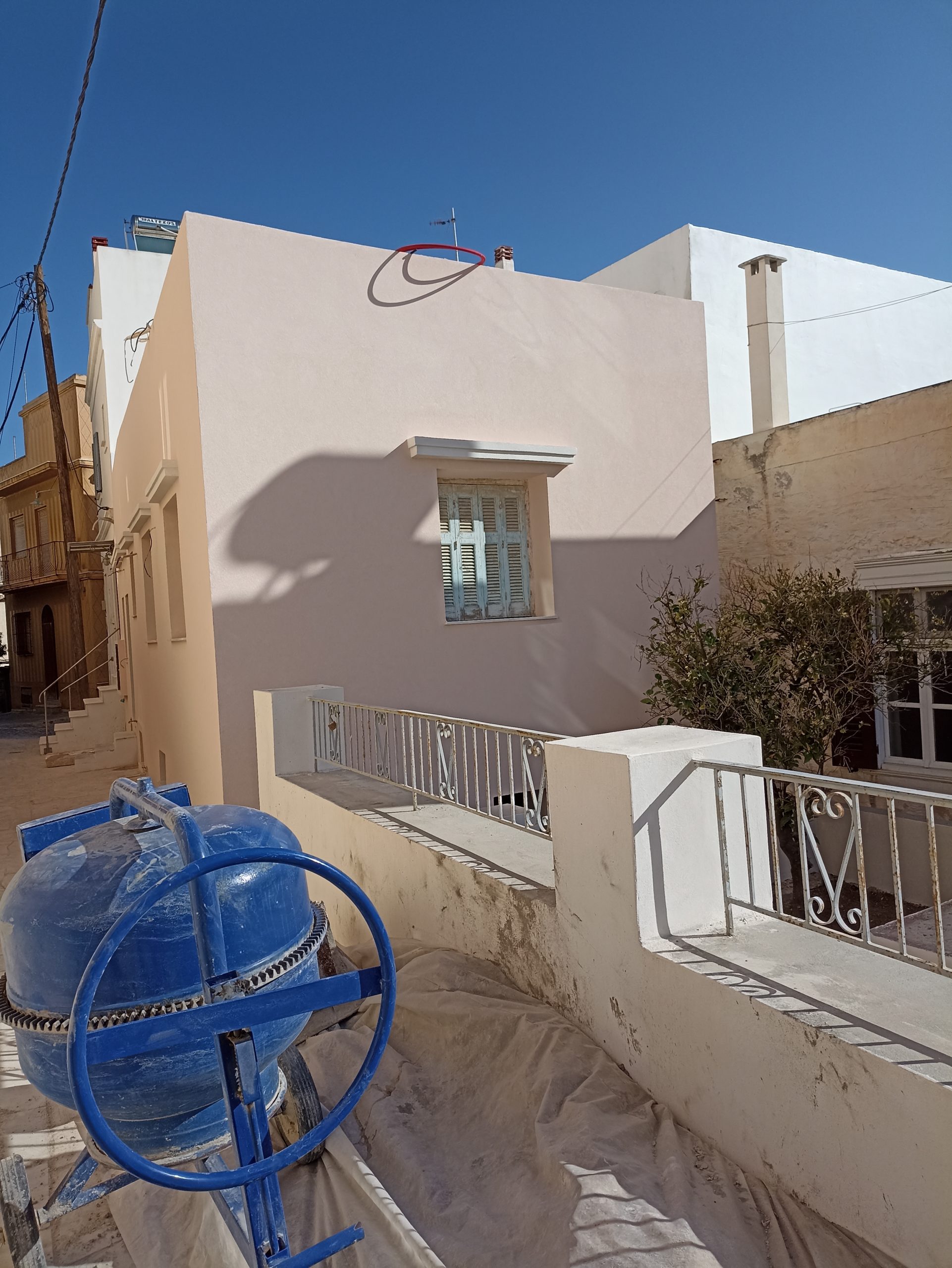 Ανακαίνιση και θερμομόνωση σε οικία στις οδούς Φιλικής Εταιρίας και Σπετσών gallery