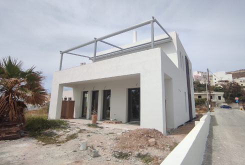 Κατασκευή διώροφης κατοικίας στην Δόξα Σύρου
