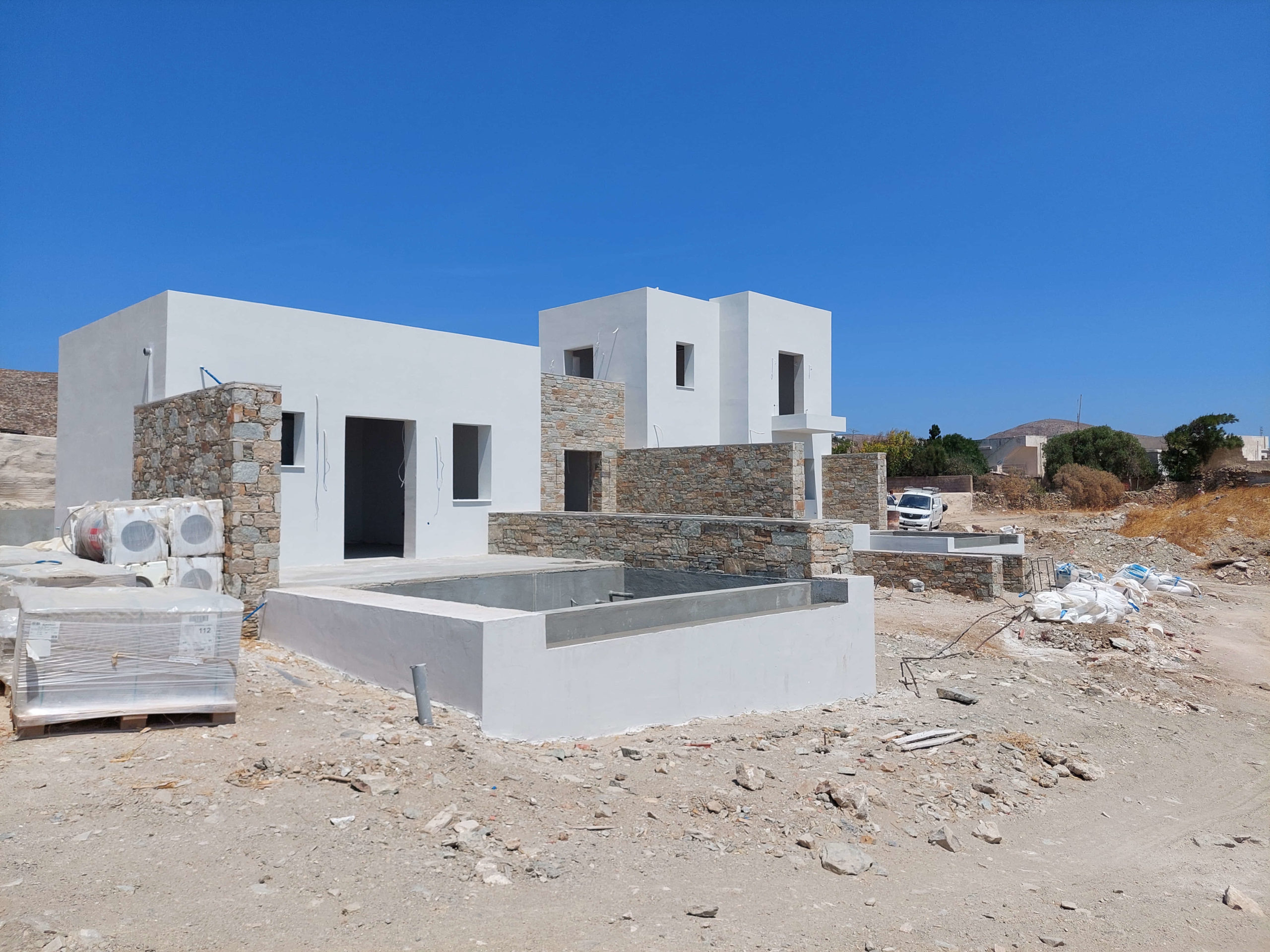 Κατασκευή πολυτελών ξενώνων με πισίνες “Thea Syros” στην περιοχή Αληθινή Σύρου gallery